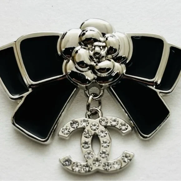 Chanel Brooch - Made in France💎 - Picture 3 of 3